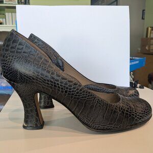 ANYI LU Spicy Crocodile Pattern Heels Grey